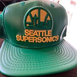 Seattle SuperSonics SnapBack cap! 🍀💚